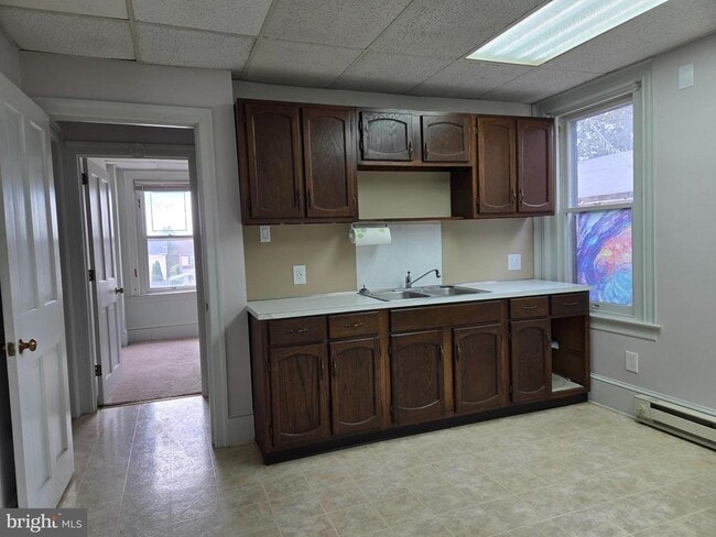 Building Photo - 226 Main St