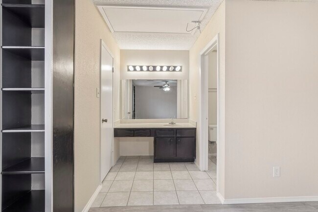 Building Photo - 3168 Windchase Blvd