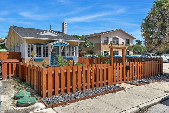 Building Photo - 118 S J St