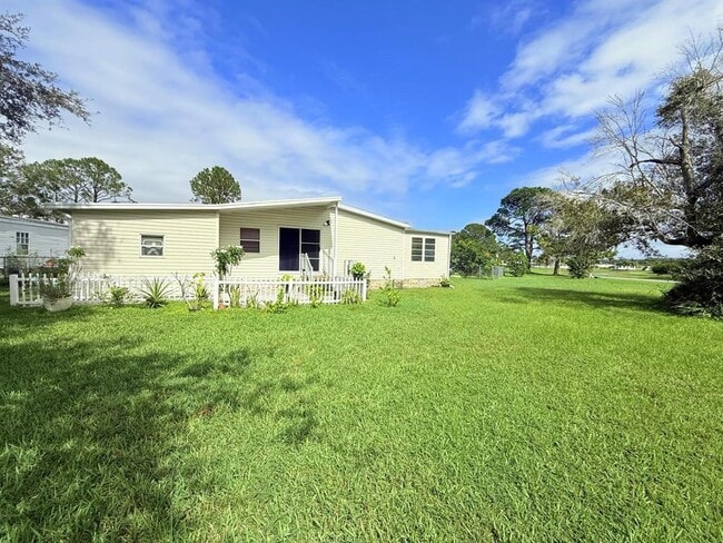 Building Photo - 220 Ellsworth Dr