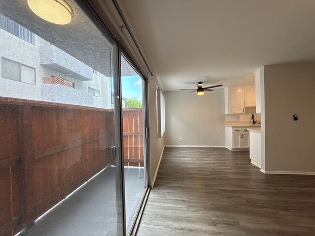 Interior Photo - 616 North Sweetzer Avenue