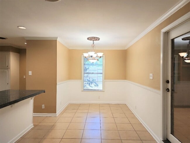 Building Photo - Amazing home ready to move in!