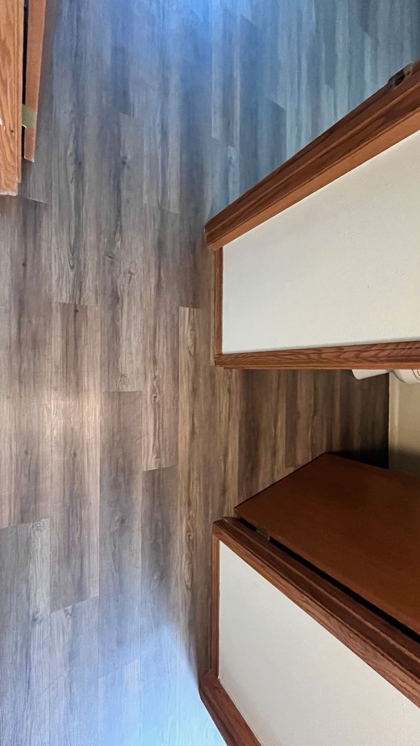 Building Photo - Welcome Home to this charming 2 bedroom, 1 bathroom apartment in Neenah, WI!