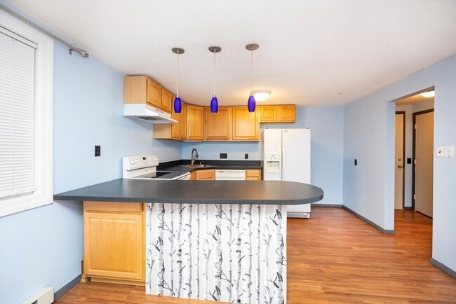 Building Photo - 11 Leonard Rd