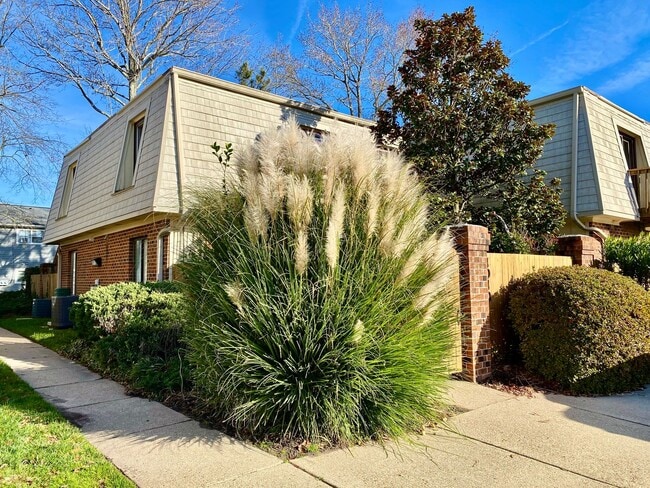 Building Photo - Spacious Condo One Mile to the Beach! One Living Level - Pet Friendly - Private Patio - Ready 05-...