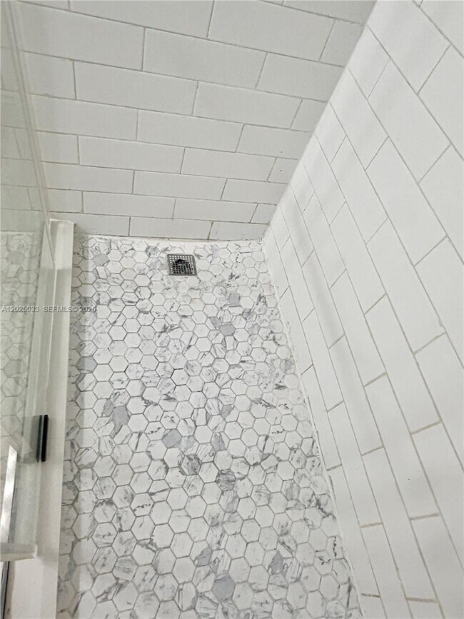 Building Photo - 1705 W 57th St