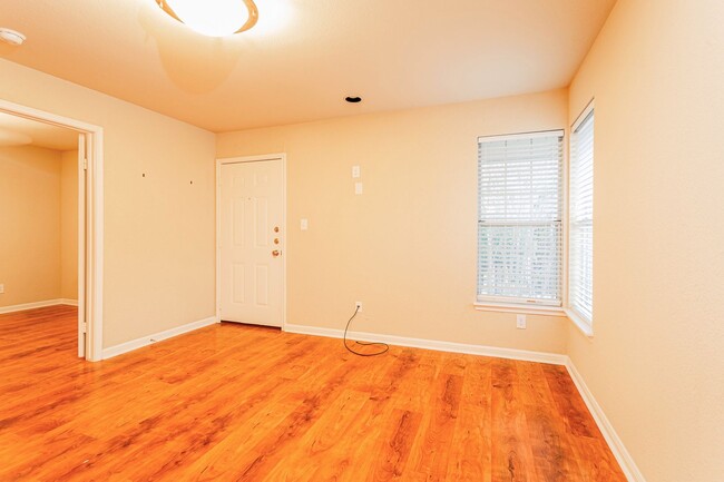 Primary Photo - Beautiful 1 BR / 1 BA Home for Rent