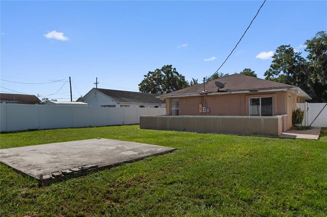 Building Photo - 511 W Myrtle St