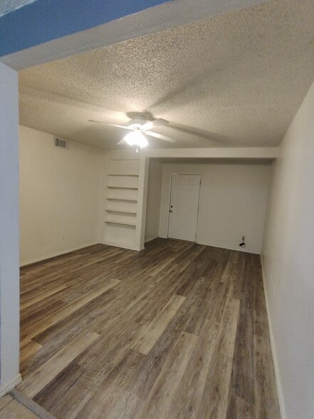 Building Photo - 142 Fields St