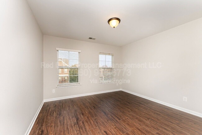 Building Photo - 2288 Barrowcliffe Dr NW