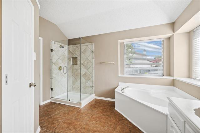 Building Photo - 4812 Highlands Dr