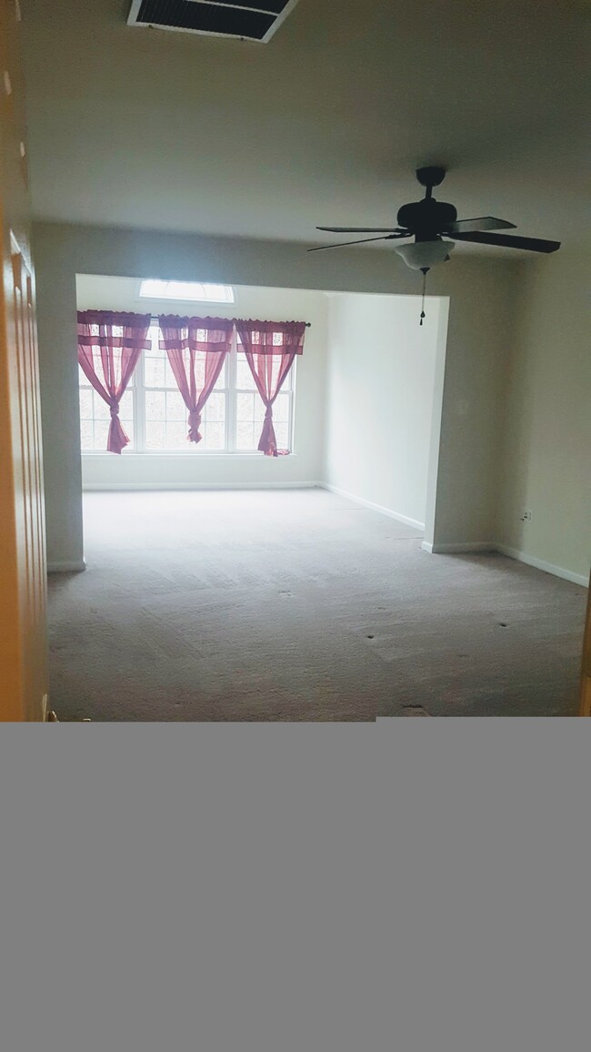 Huge master bedroom with extension or sit out - 14605 Illuminati Way