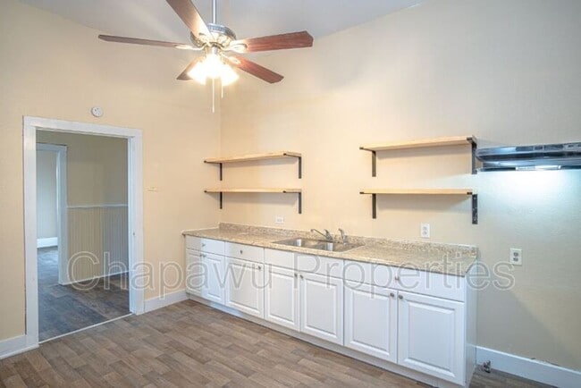 Building Photo - 125 Southolme Ave