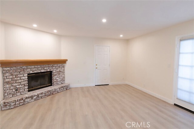 Building Photo - 2215 Marshallfield Ln