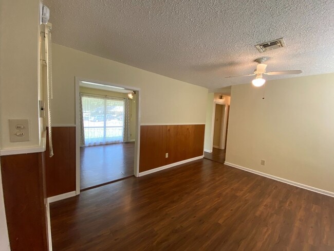 Building Photo - Updated 3 bedroom Bossier City, LA home for lease