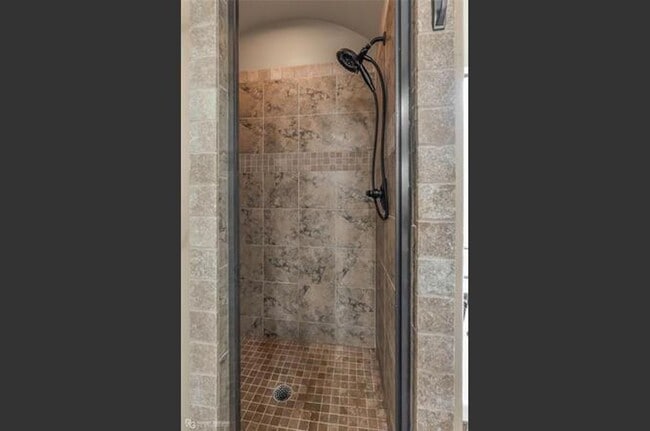 Building Photo - Gorgeous 4 Bedroom Home with Bonus Room in Bossier!