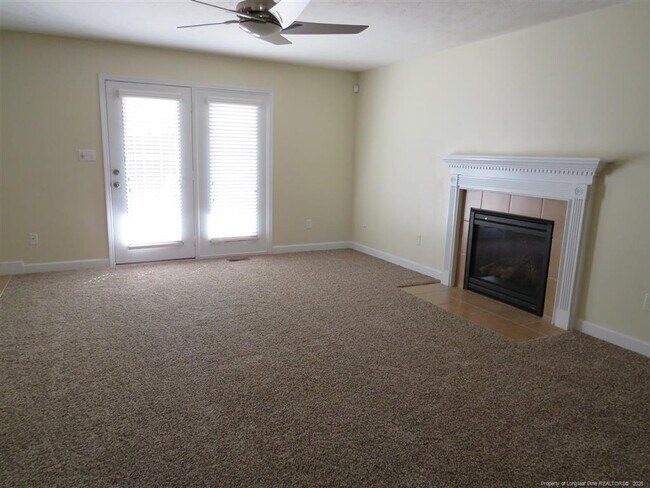 Building Photo - 270 Hayden Ln