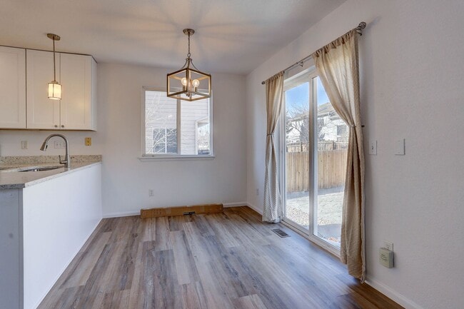 Building Photo - 561 W 114th Pl