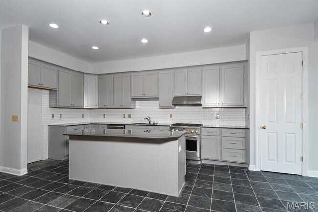 Building Photo - 20 Brighton Way