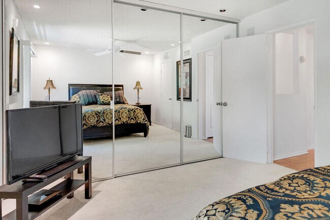 Building Photo - 48728 Desert Flower Dr