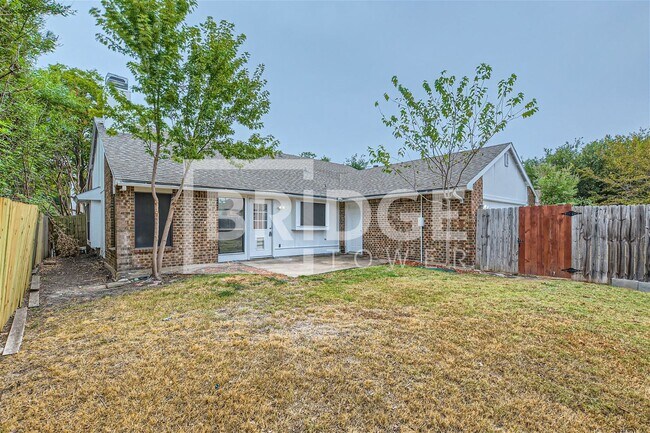 Building Photo - 9009 Davis St