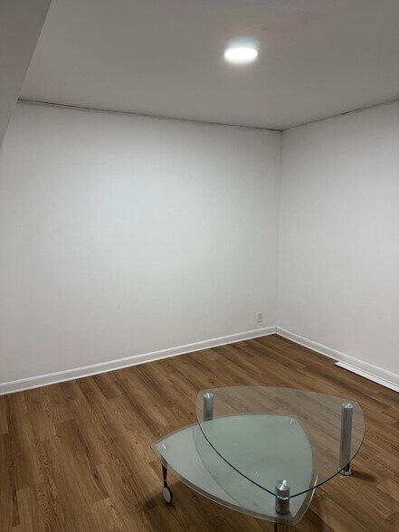 Building Photo - 2730 S Dixie Hwy