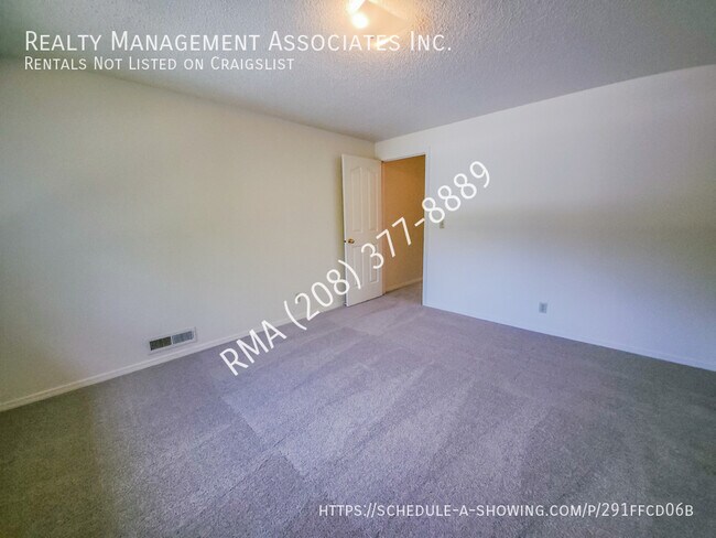 Building Photo - 3639 S Gekeler Ln
