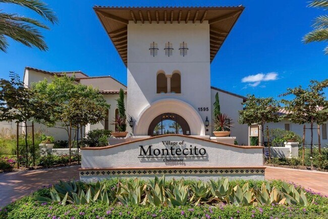 Building Photo - Former MODEL HOME | Great Location