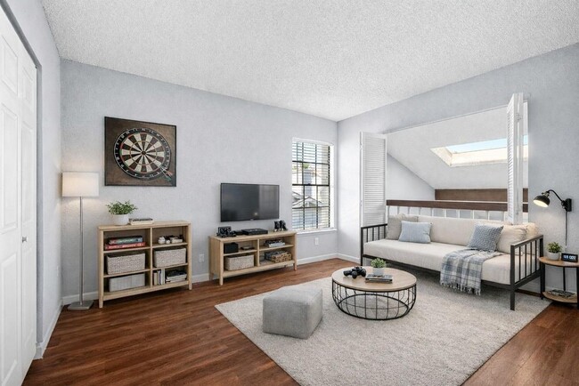 Building Photo - 6239 Ludington Dr