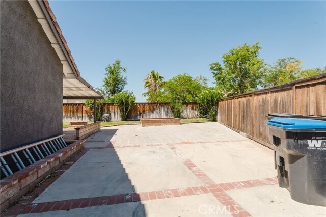 Building Photo - 37347 Waterman Ave