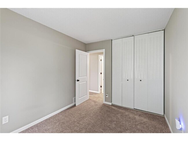 Building Photo - 459 Mailand Ct