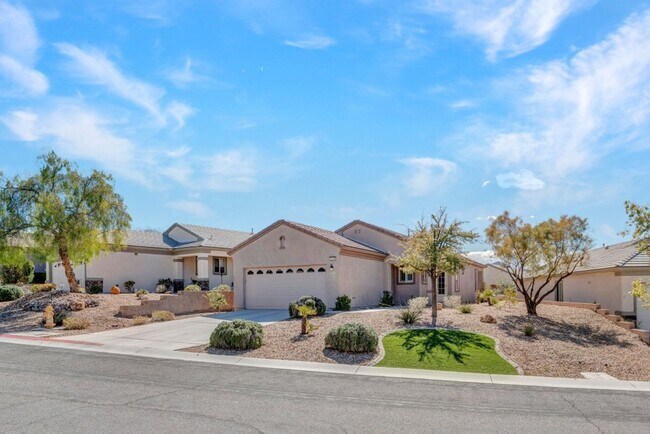 Building Photo - Beautifully upgraded 2Bed 2Bath in Solera Anthem 55+