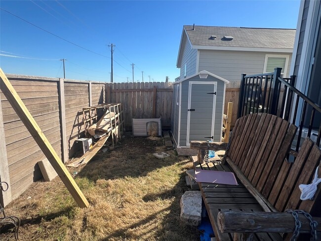 Building Photo - 520 Commander Abbott Dr