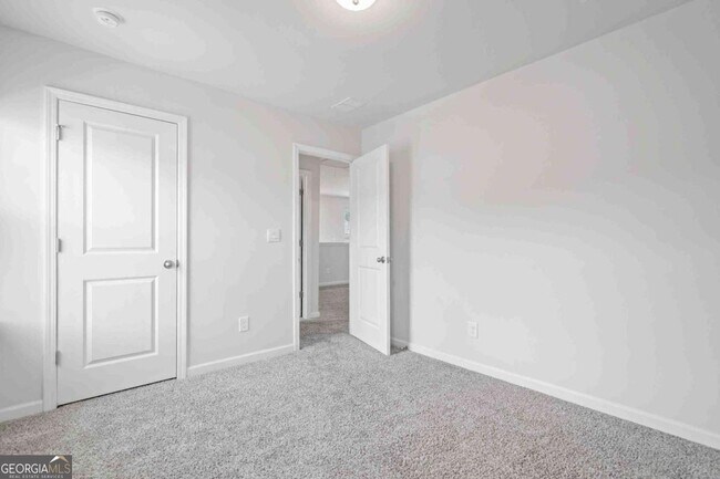 Building Photo - 279 Wells Cir