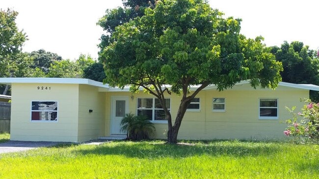 Primary Photo - For Rent Beautiful 4-Bedroom Home with Bon...
