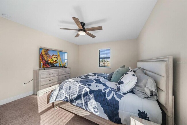 Building Photo - 199 Macaulay's Cv