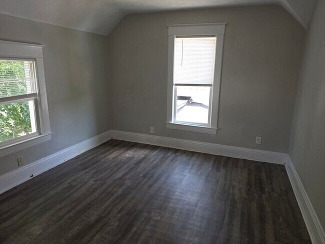 Building Photo - Three Bedroom Single Family home