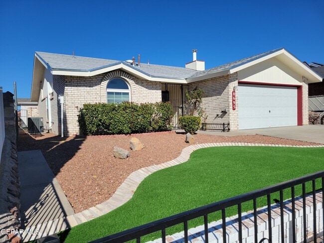 Building Photo - 8695 Pilgrimage Cir