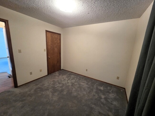 Building Photo - 2045 S Kentwood Ave