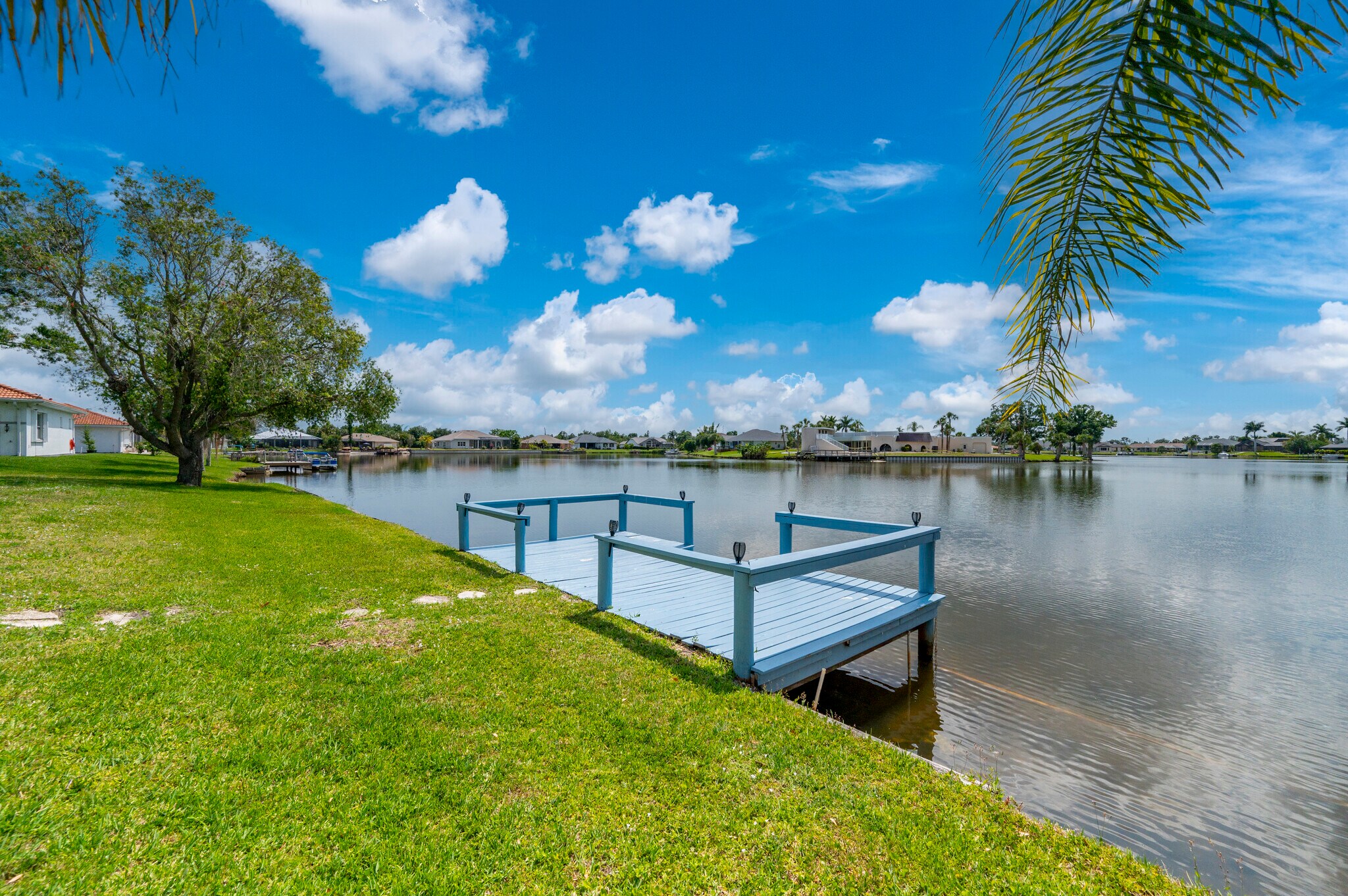 Building Photo - 12879 SW Kings Row