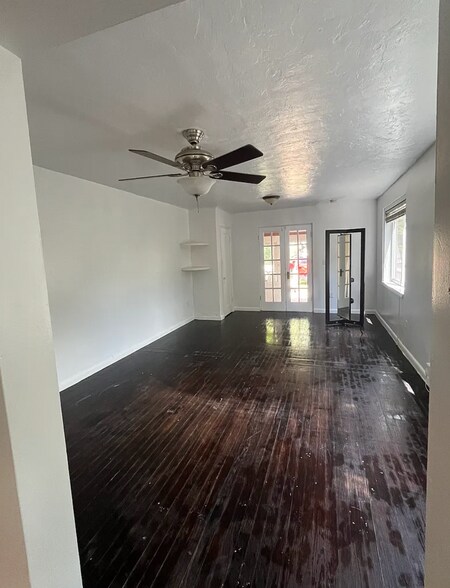 Building Photo - 160 NE 87th St