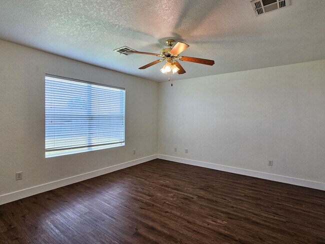 Building Photo - 5106 Holster Dr