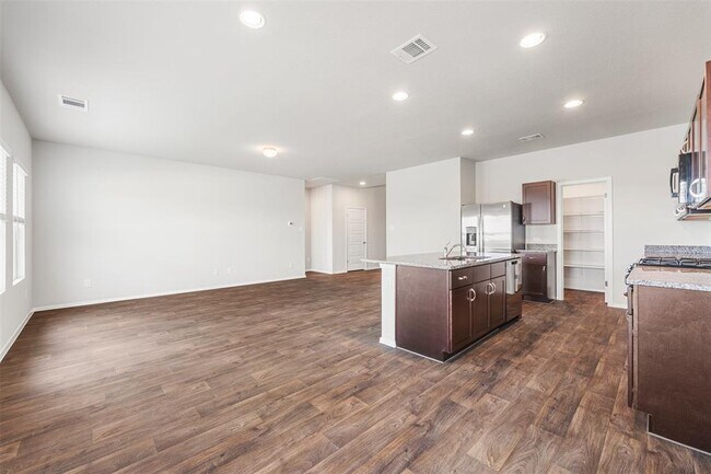 Building Photo - 180 Keltic Dr