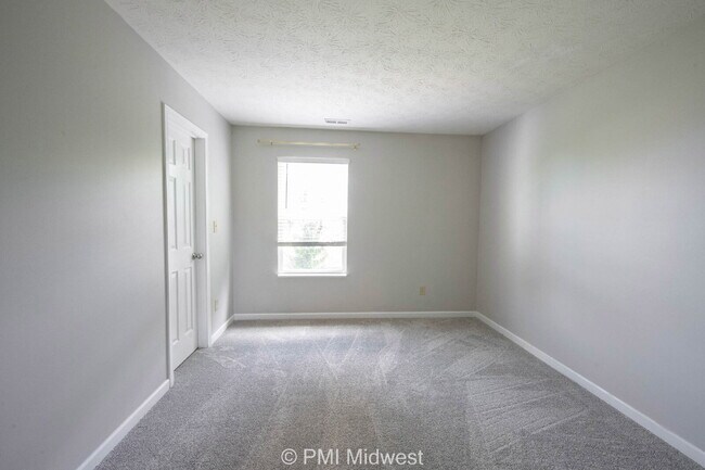 Building Photo - 8802 Benjamin Ln
