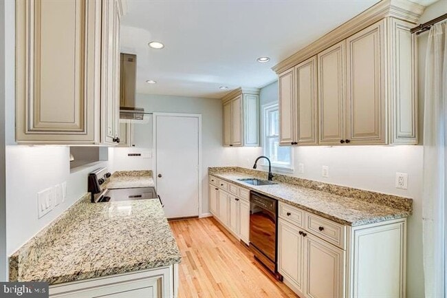 Building Photo - 2601 Seskey Glen Ct