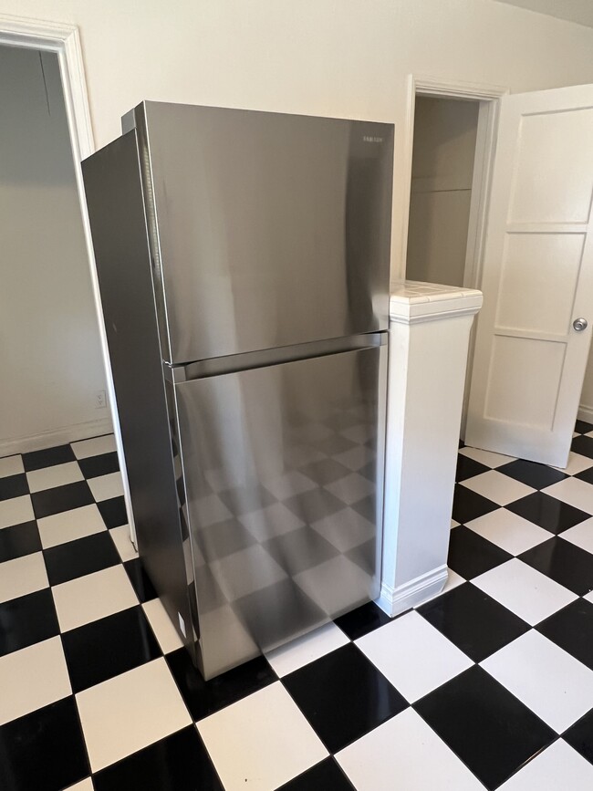 Building Photo - 11152-11154 Morrison St