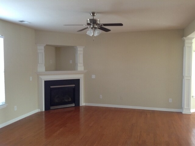 Building Photo - 2476 Ingleside Dr