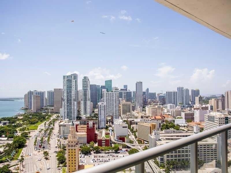 Building Photo - 888 Biscayne Blvd