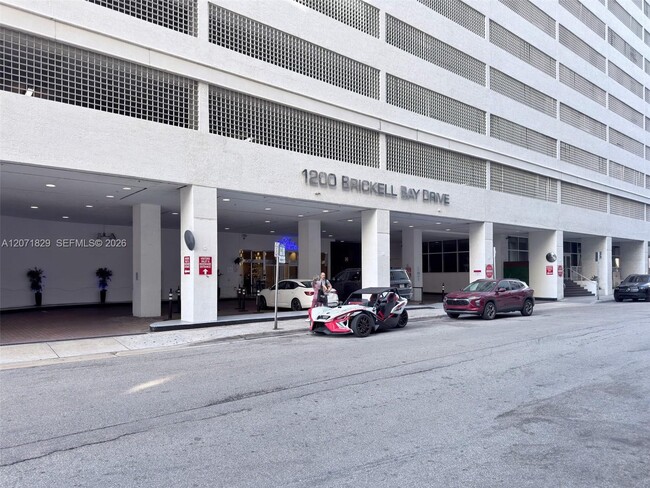 Building Photo - 1200 Brickell Bay Dr