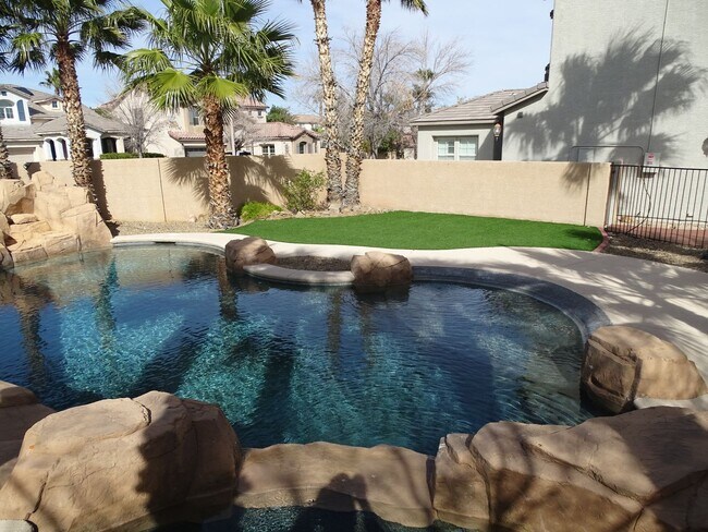 Building Photo - West Summerlin 5 Bedroom, Bed & Full Bath 1st Floor, Beauty